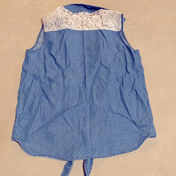 Girls button up top - Picture 2 of 2